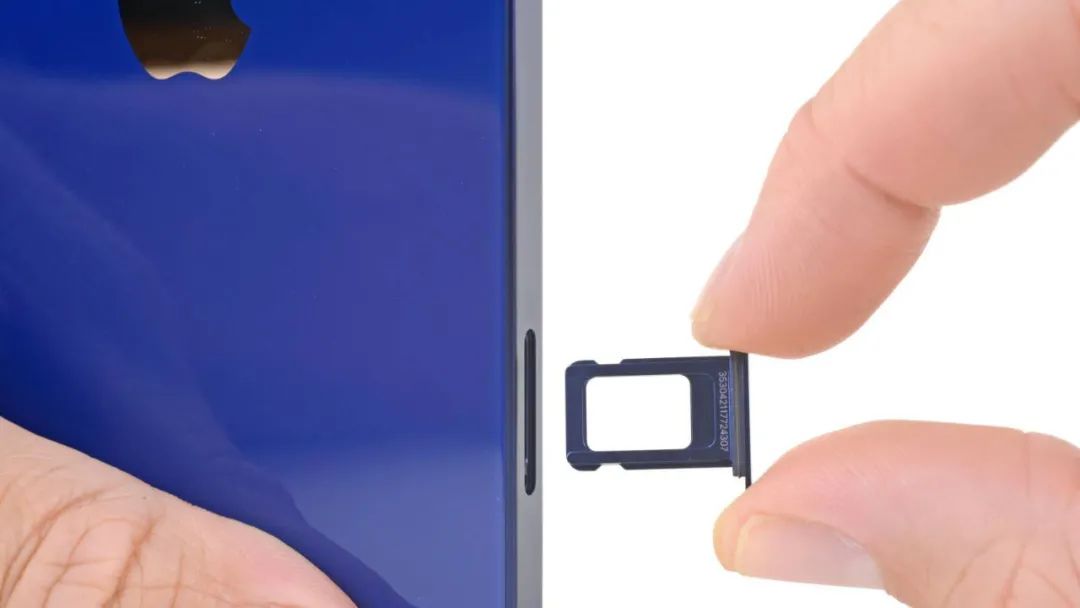 运营商确认，最快明年 iPhone 就要取消 SIM 卡槽了  第4张