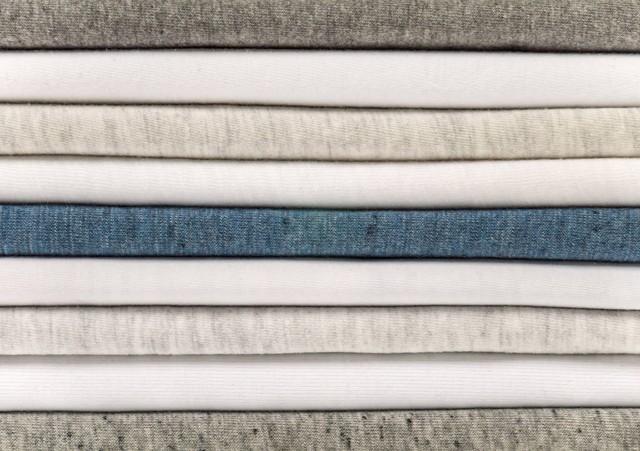 聚酯纤维和棉哪个好 衣服买棉的还是聚酯纤维的  第1张